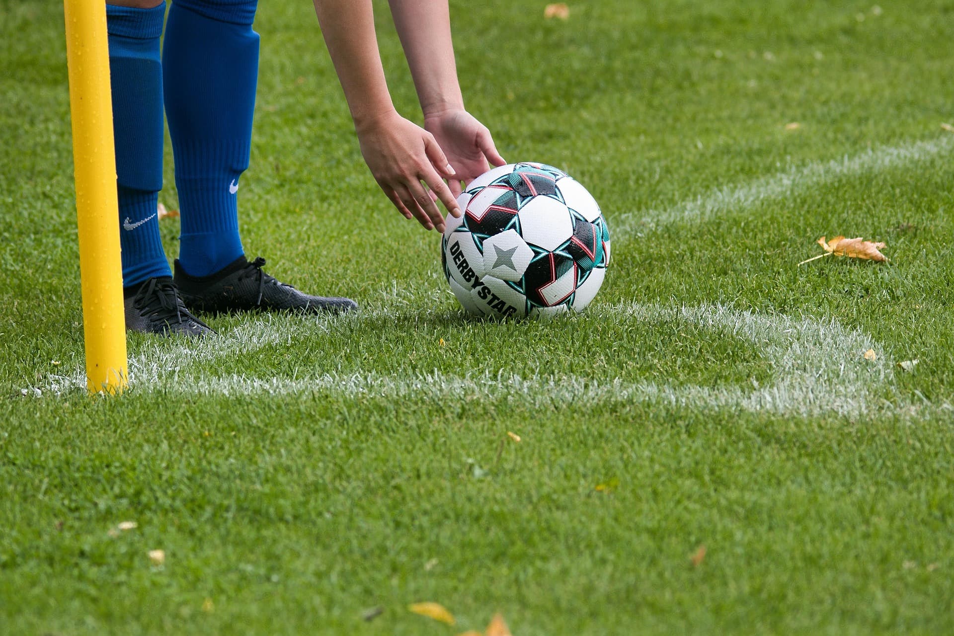 futebol de várzea no Brasil campo de terra campeonato amador